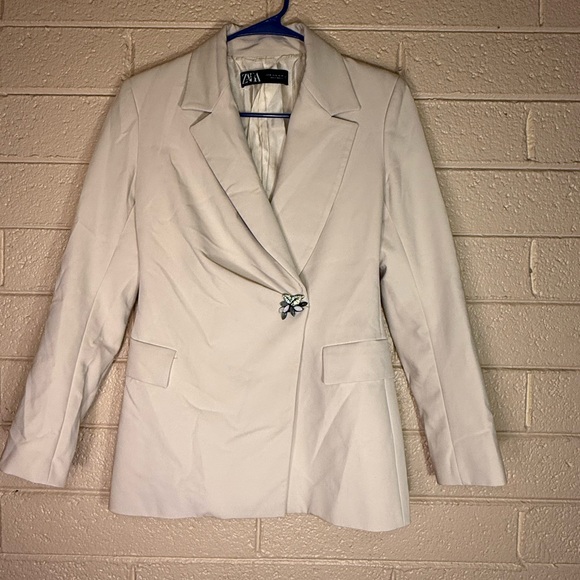 Zara Jackets & Blazers - Zara Elegant Cream Blazer